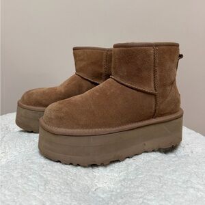 UGG Classic mini Platform boots Chestnut size 6